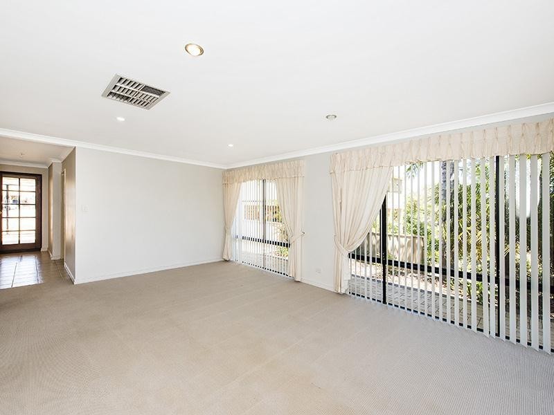 11 Oomoo Place, South Yunderup WA 6208