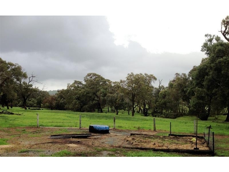 125  Thompson Road, Cookernup WA 6220