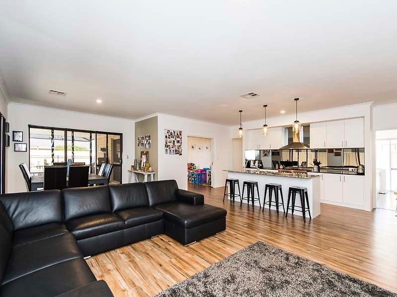 45 Hampton Road, Pinjarra WA 6208