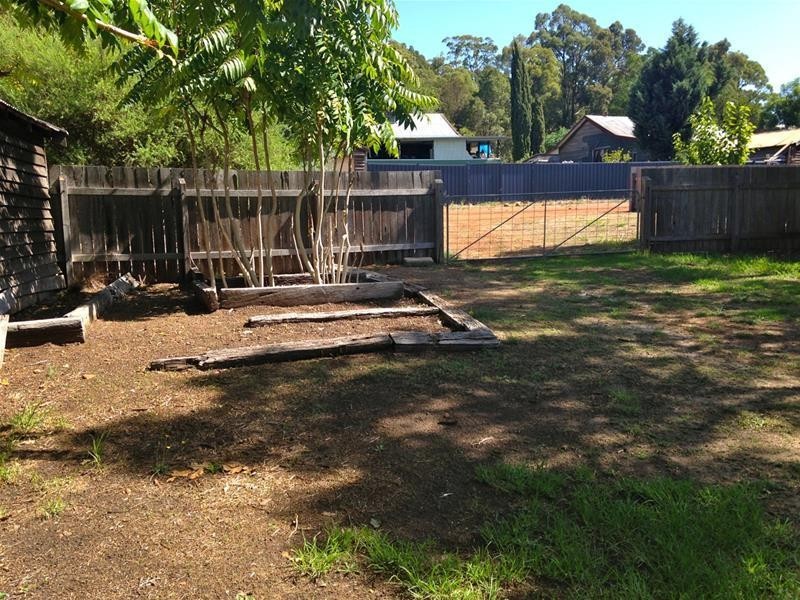 17 Marginata Cresent, Dwellingup WA 6213