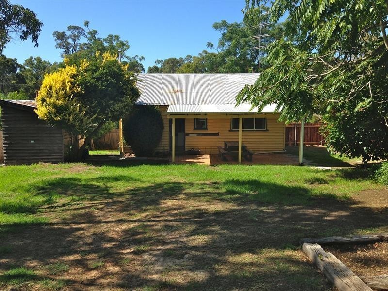 17 Marginata Cresent, Dwellingup WA 6213