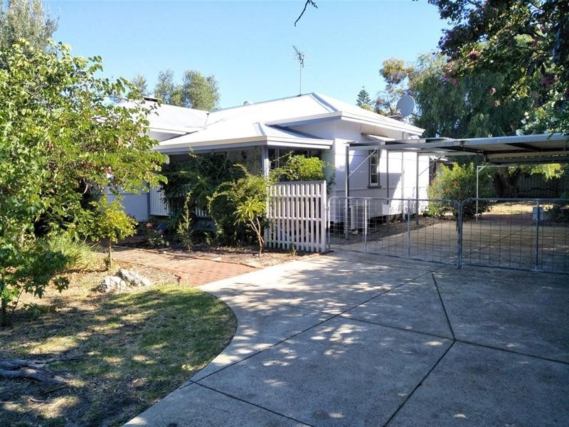 11 Jubilee Drive, Pinjarra WA 6208