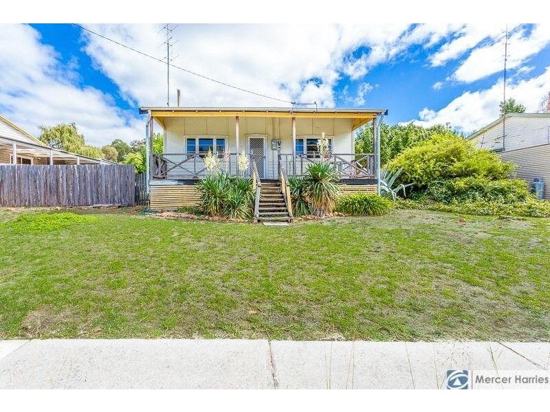 17  Marginata Crescent, Dwellingup WA 6213