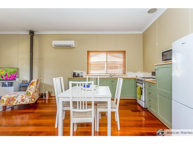 17  Marginata Crescent, Dwellingup WA 6213