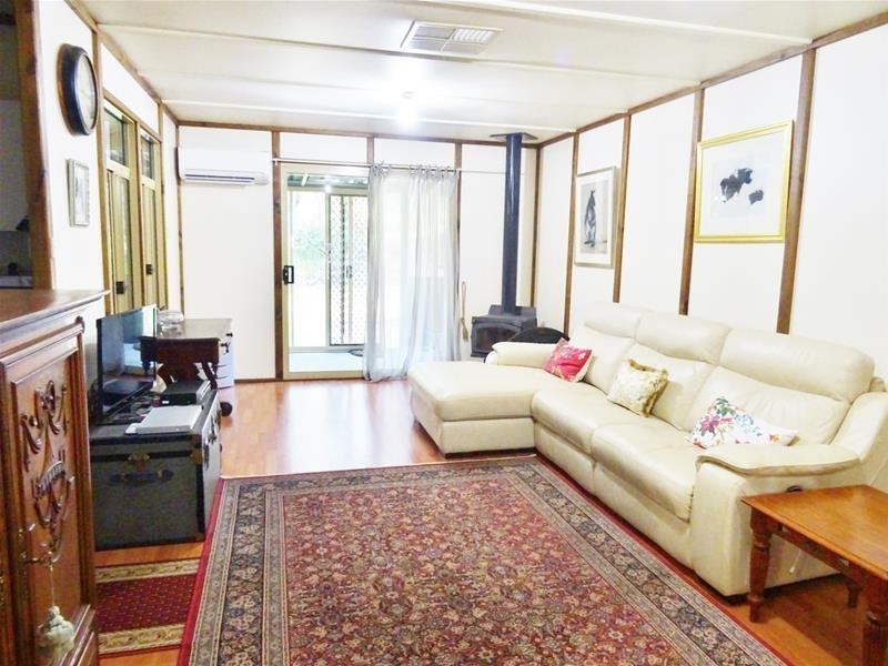 8 Knight Place, Waroona WA 6215