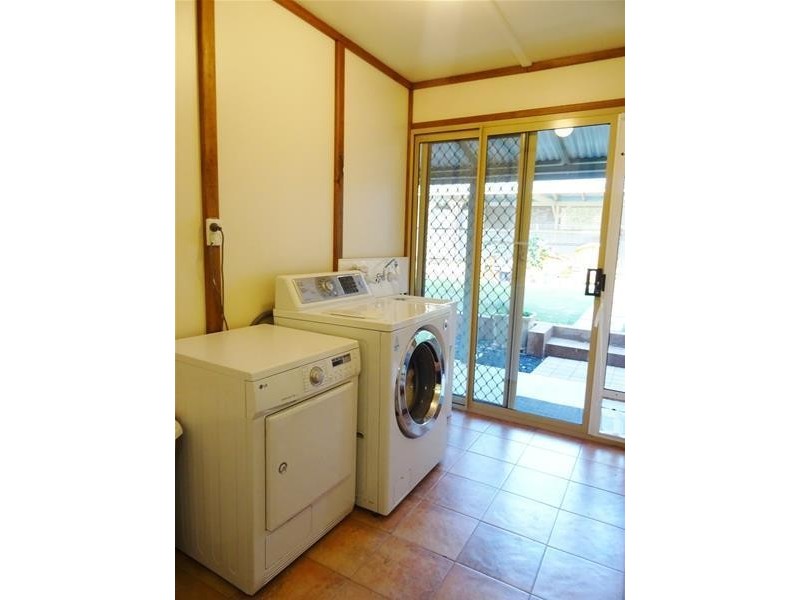 8 Knight Place, Waroona WA 6215