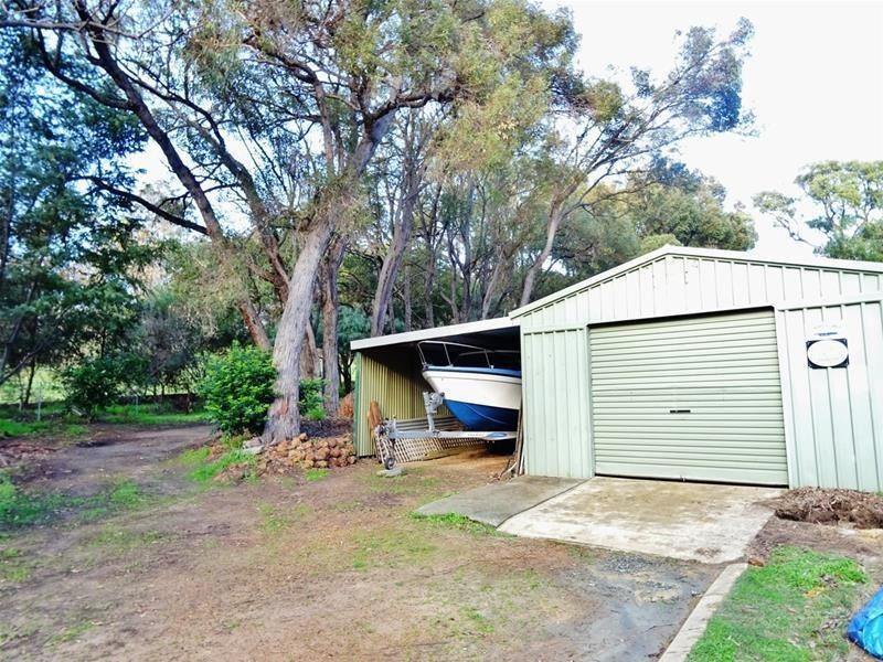 8 Knight Place, Waroona WA 6215