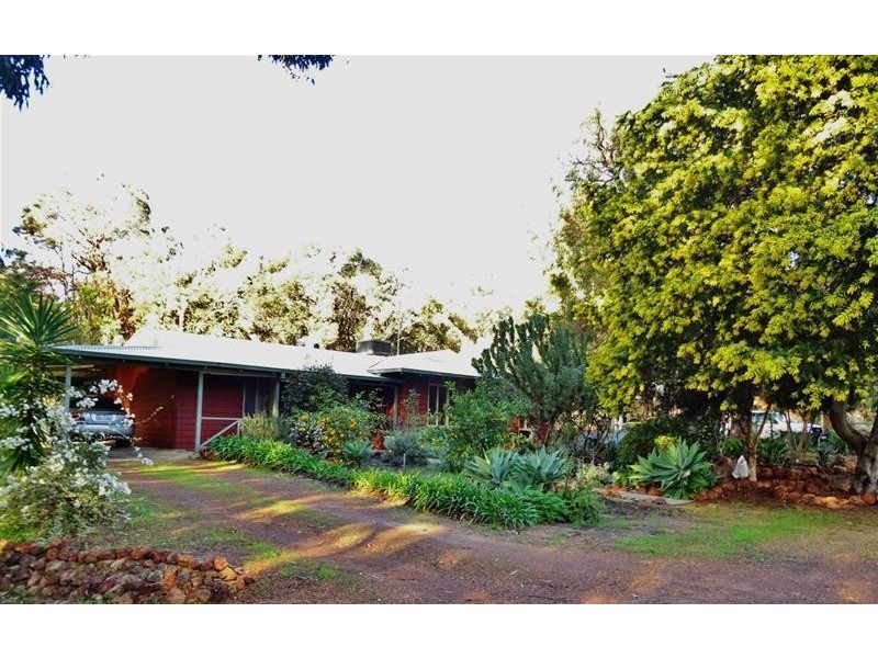 8 Knight Place, Waroona WA 6215