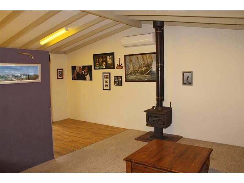 2 Lever Way, South Yunderup WA 6208