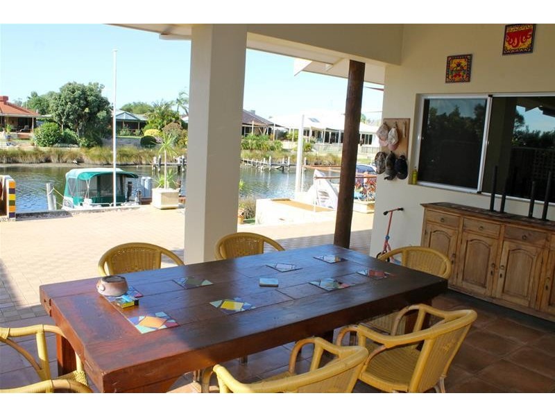 48 Banksia Terrace, South Yunderup WA 6208