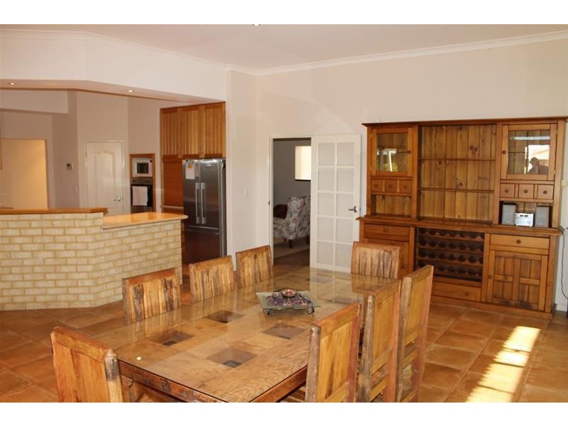 48 Banksia Terrace, South Yunderup WA 6208