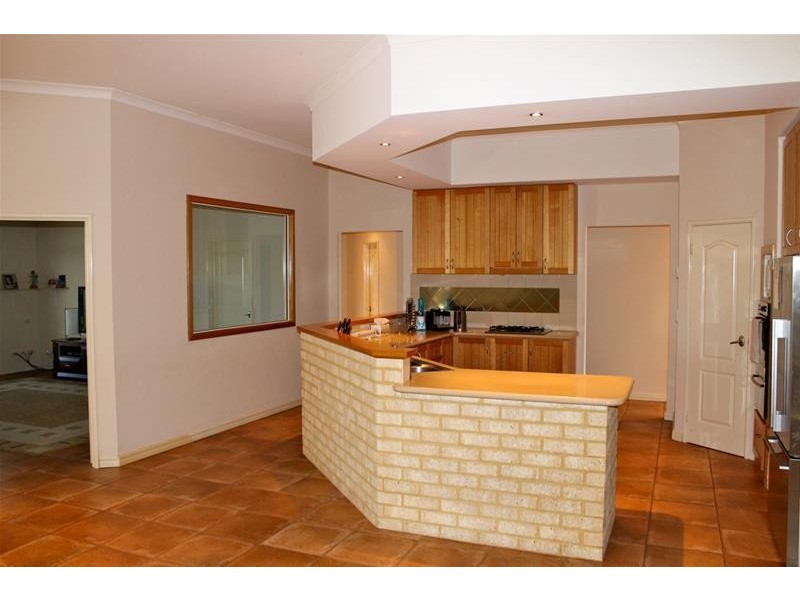 48 Banksia Terrace, South Yunderup WA 6208