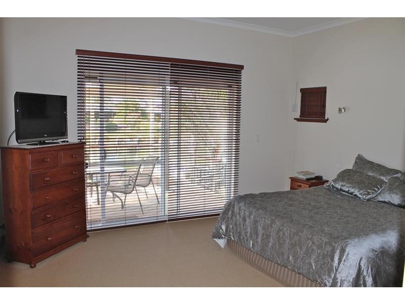 48 Banksia Terrace, South Yunderup WA 6208