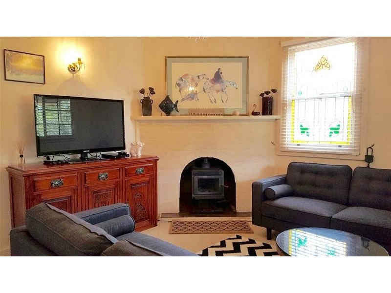 104 Fouracre Street, Waroona WA 6215