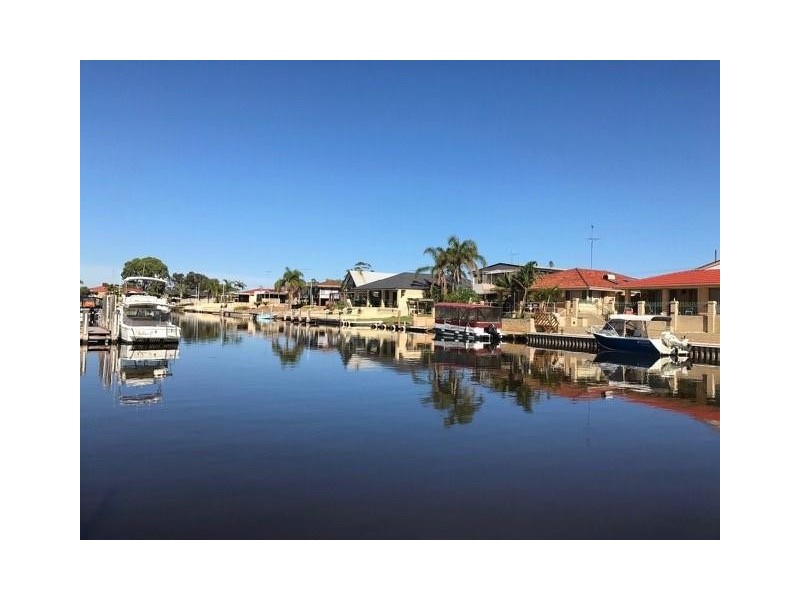 21 Woolah Place, South Yunderup WA 6208