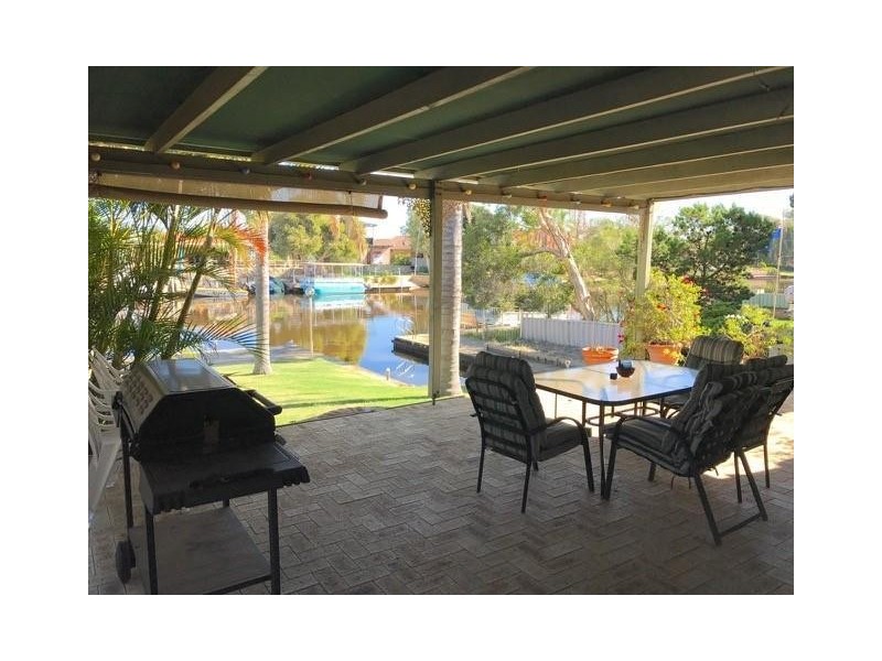 21 Woolah Place, South Yunderup WA 6208