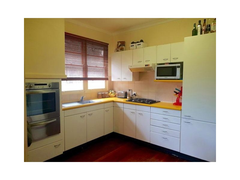 6 White Street, Wandering WA 6308