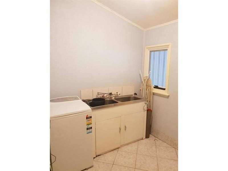 6 White Street, Wandering WA 6308