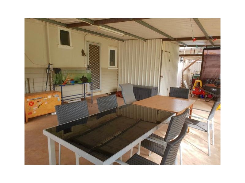 6 White Street, Wandering WA 6308