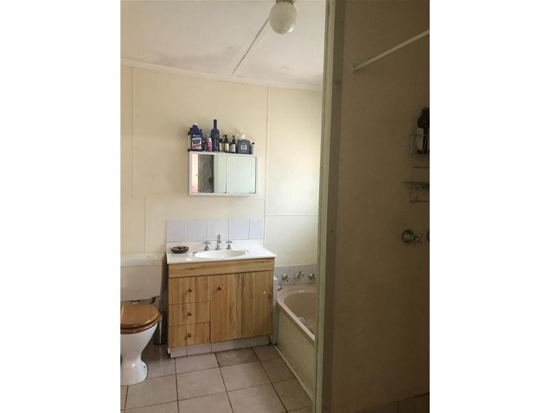 42 South West Highway, Waroona WA 6215