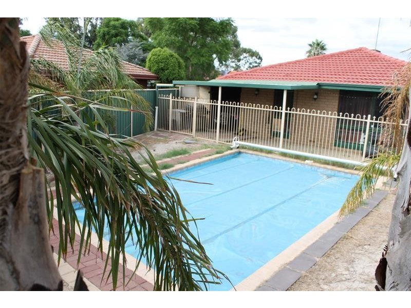 2 Nuytsia Place, Pinjarra WA 6208