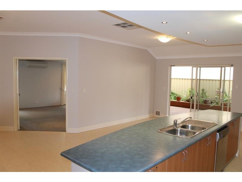 16 Pateman Place, South Yunderup WA 6208