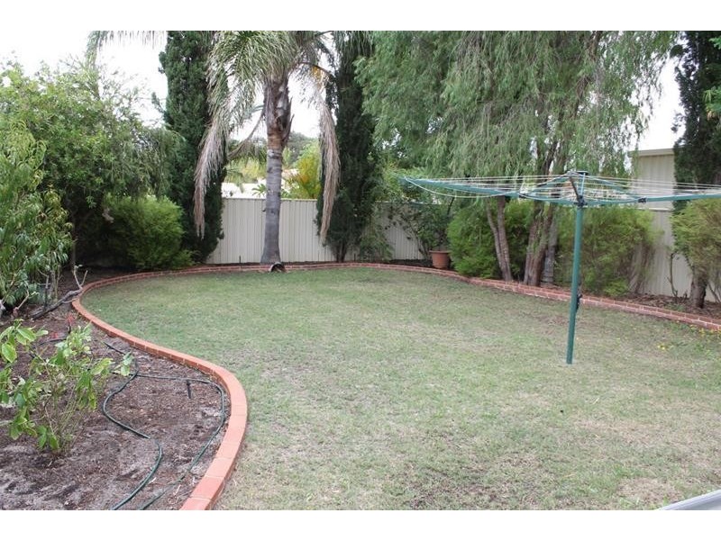 16 Pateman Place, South Yunderup WA 6208