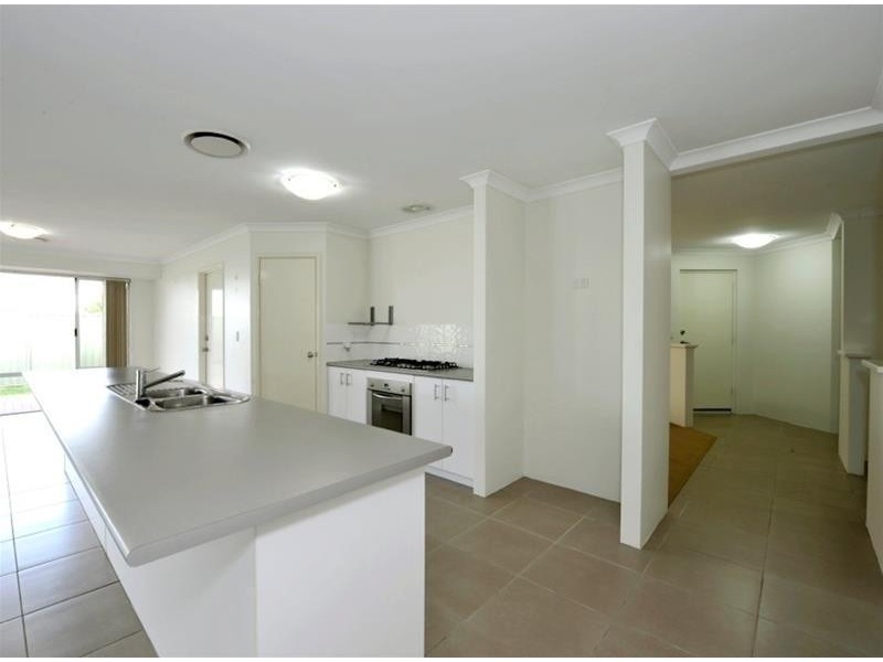 8 Bibbulmun Meander, Ravenswood WA 6208