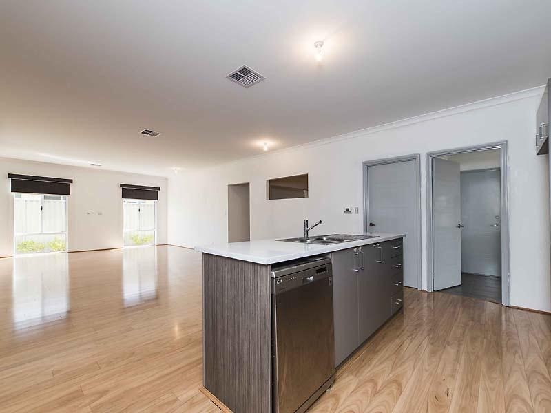 11 Fenians Pass, South Yunderup WA 6208