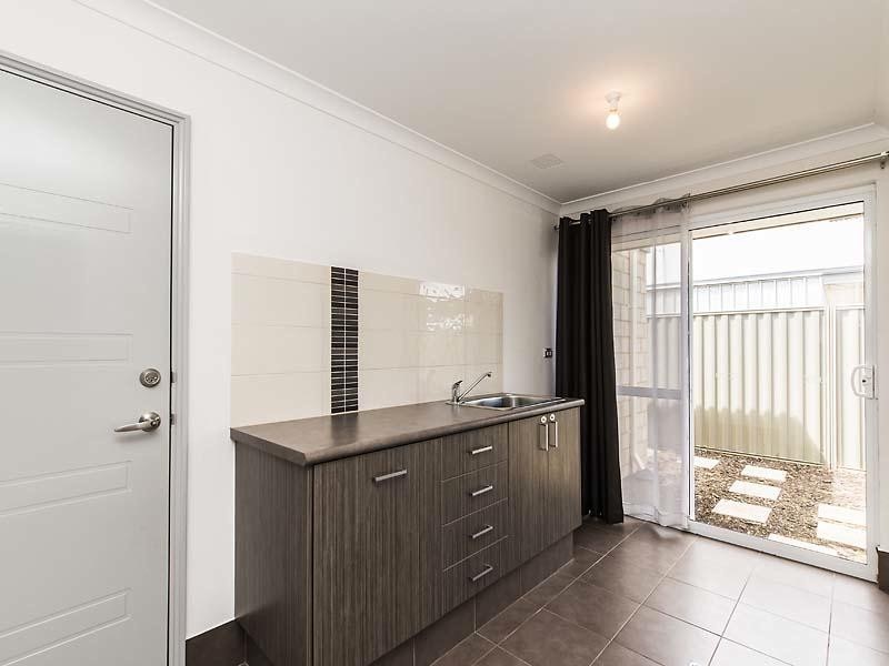 11 Fenians Pass, South Yunderup WA 6208