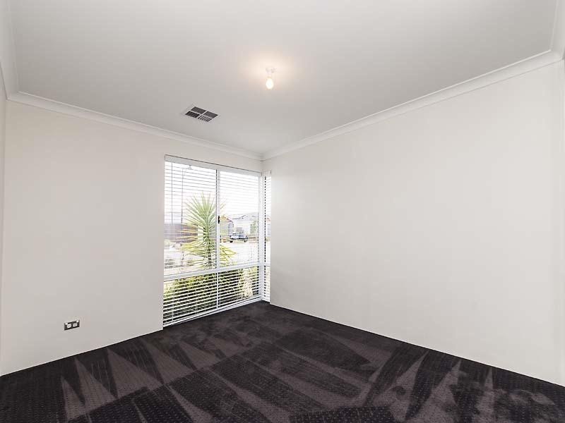 11 Fenians Pass, South Yunderup WA 6208