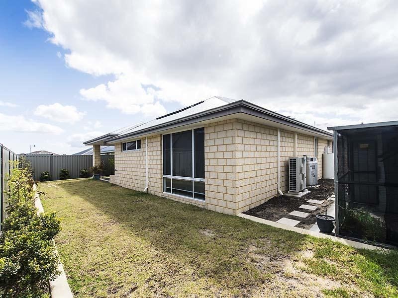 11 Fenians Pass, South Yunderup WA 6208