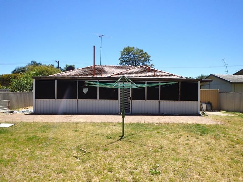 12 Warr Street, Pinjarra WA 6208