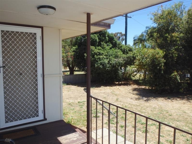 12 Warr Street, Pinjarra WA 6208