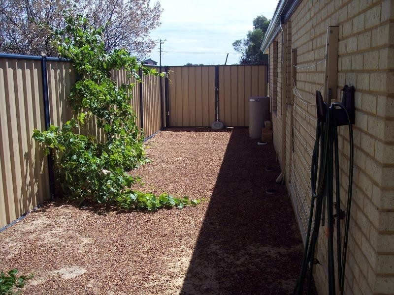 17 Kruger Loop, South Yunderup WA 6208