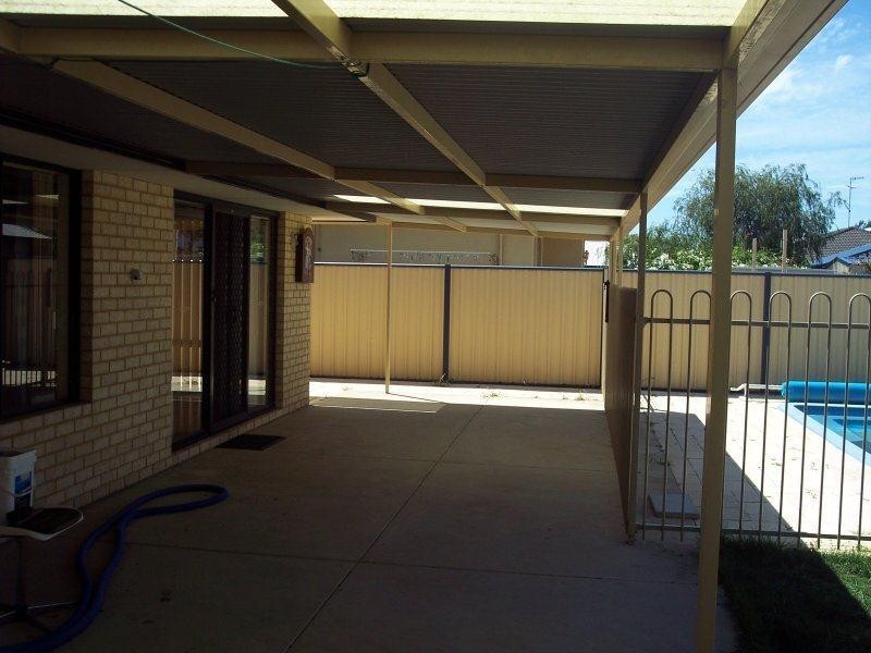 17 Kruger Loop, South Yunderup WA 6208