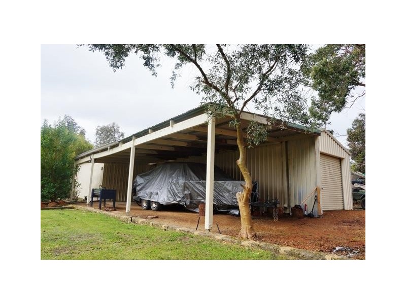 84 Elliot Street, Waroona WA 6215