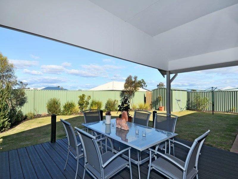 48 Bibbulmun Meander, Ravenswood WA 6208