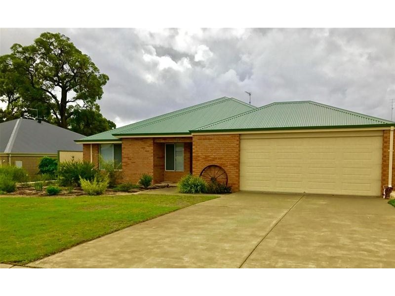 31 Sundercombe Loop, Waroona WA 6215
