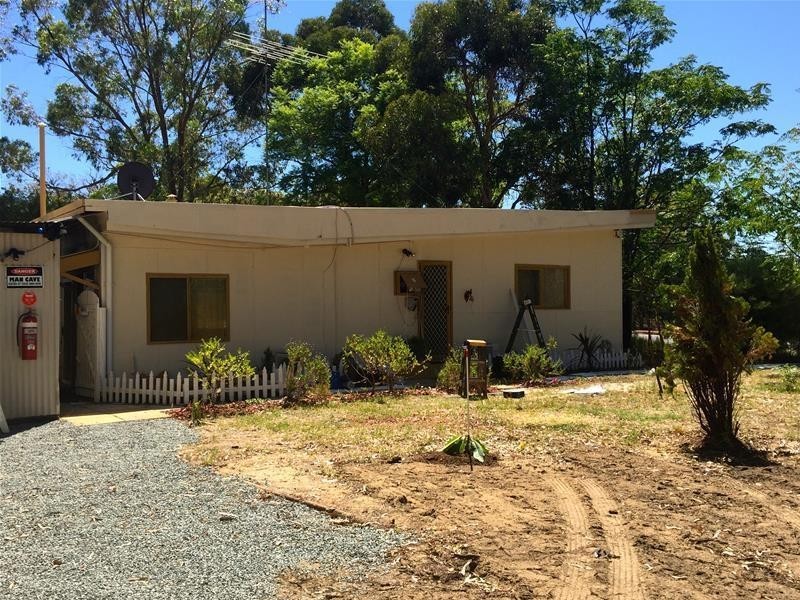 8 Noorumba Road, Barragup WA 6209