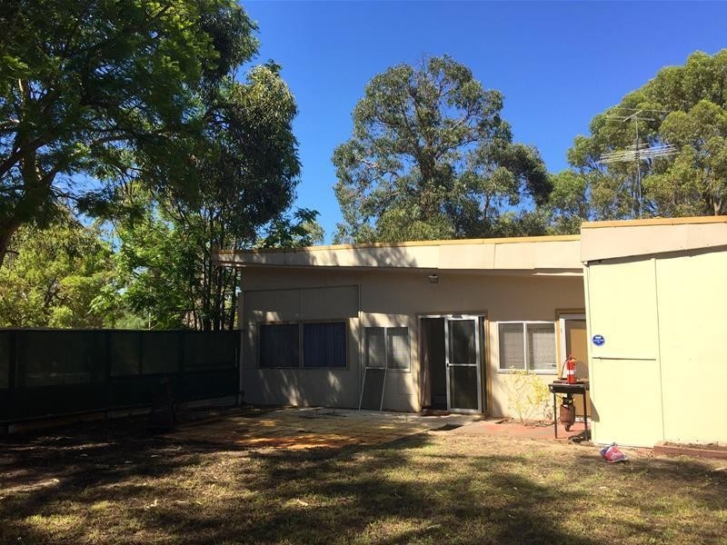 8 Noorumba Road, Barragup WA 6209