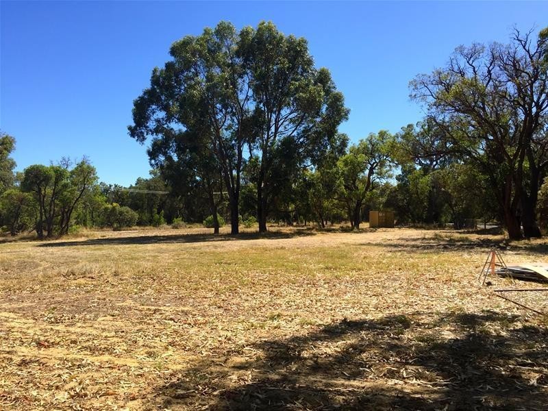 8 Noorumba Road, Barragup WA 6209