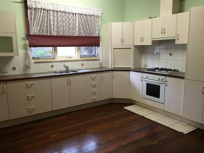 12 Sollya Crescent, Dwellingup WA 6213