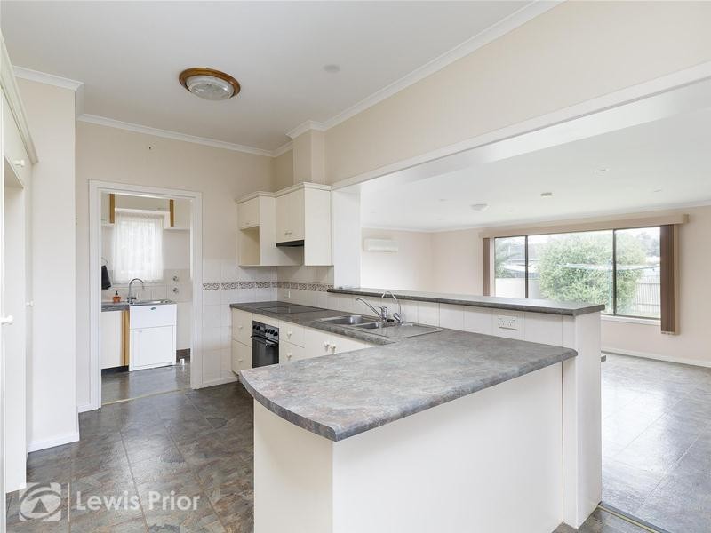 33 Alderman Avenue, Seacombe Gardens SA 5047