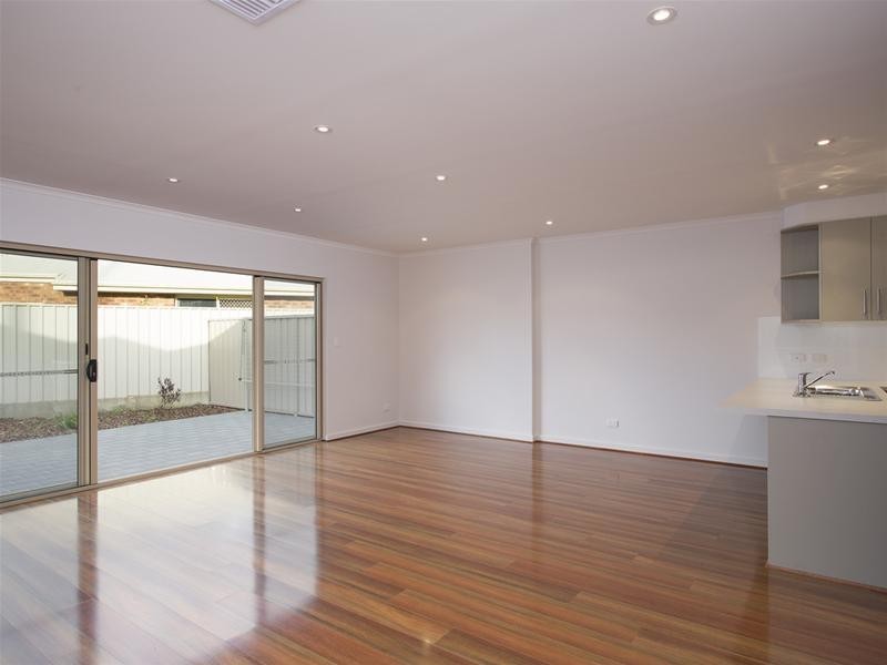 2/10 Carlton Street, Oaklands Park SA 5046