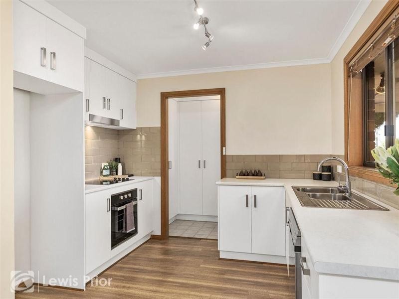 1 Joplin Court, Woodcroft SA 5162