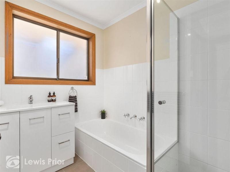 1 Joplin Court, Woodcroft SA 5162