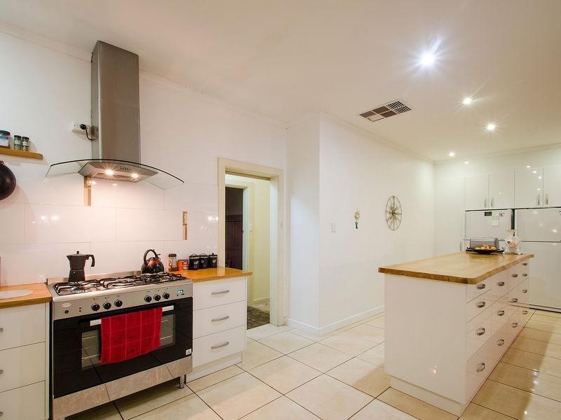 10 Gooroonga Street, Seaview Downs SA 5049