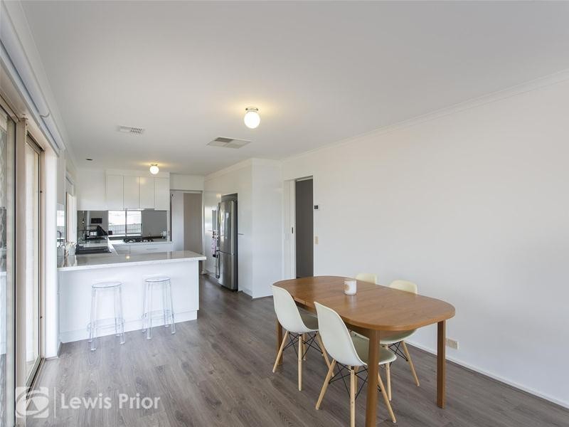 16 Barnes Crescent, Woodcroft SA 5162