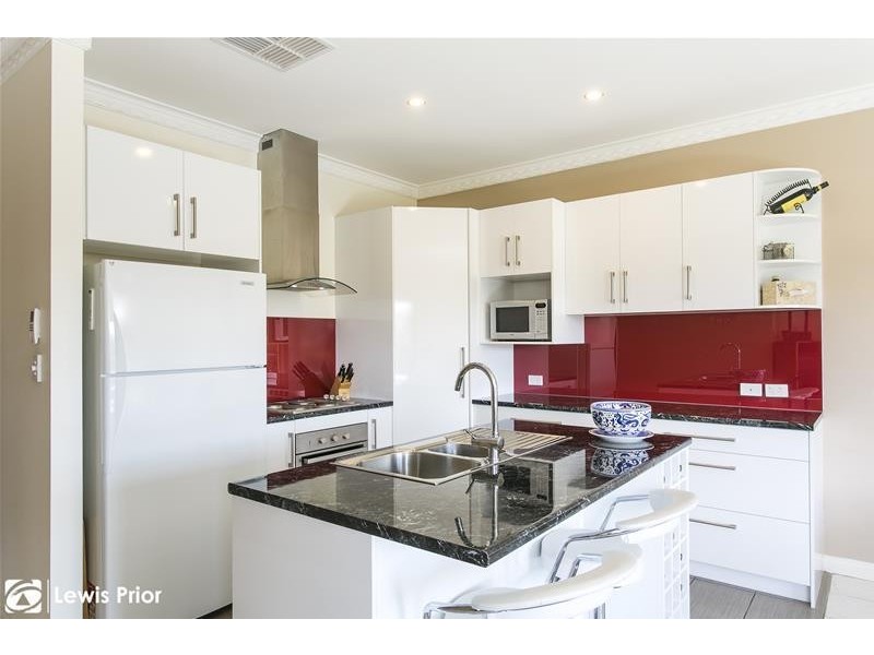 21B Caswell Drive, Hallett Cove SA 5158